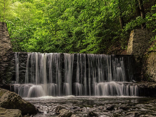 Screensaver river, waterfall