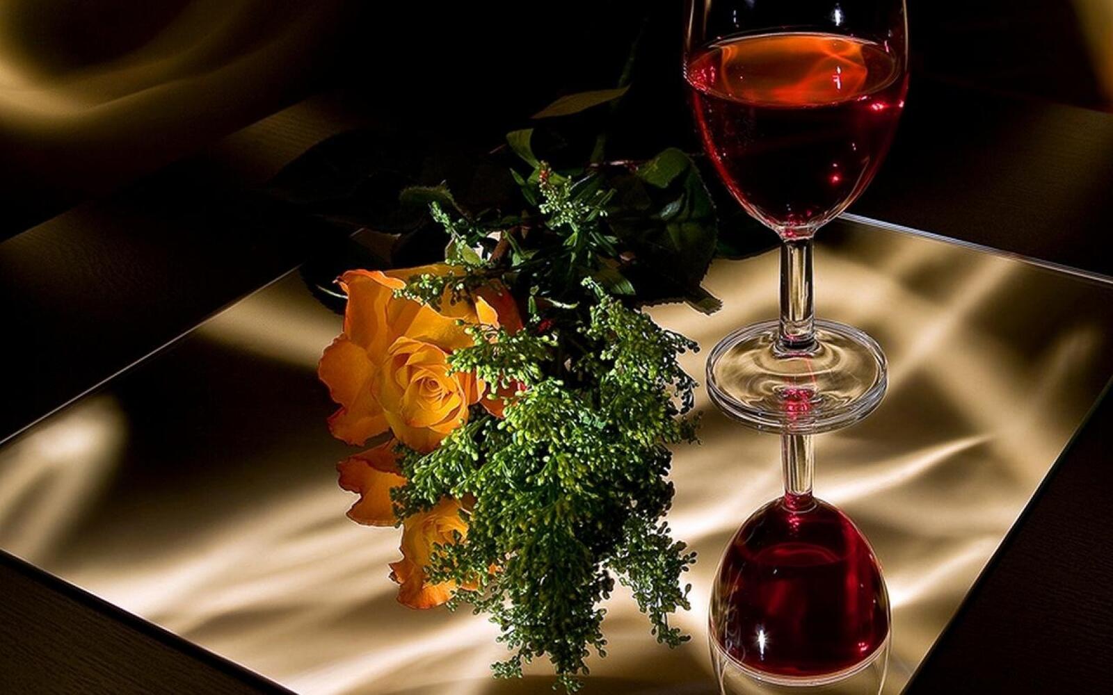 桌面上的壁纸红 葡萄酒 饮品