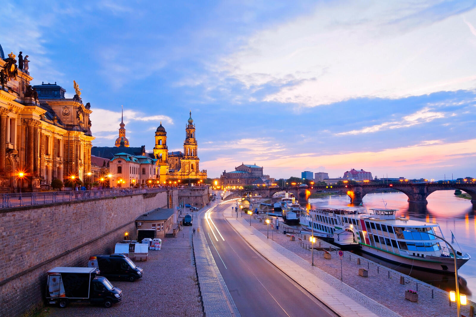 Wallpapers Dresden darkens evening on the desktop