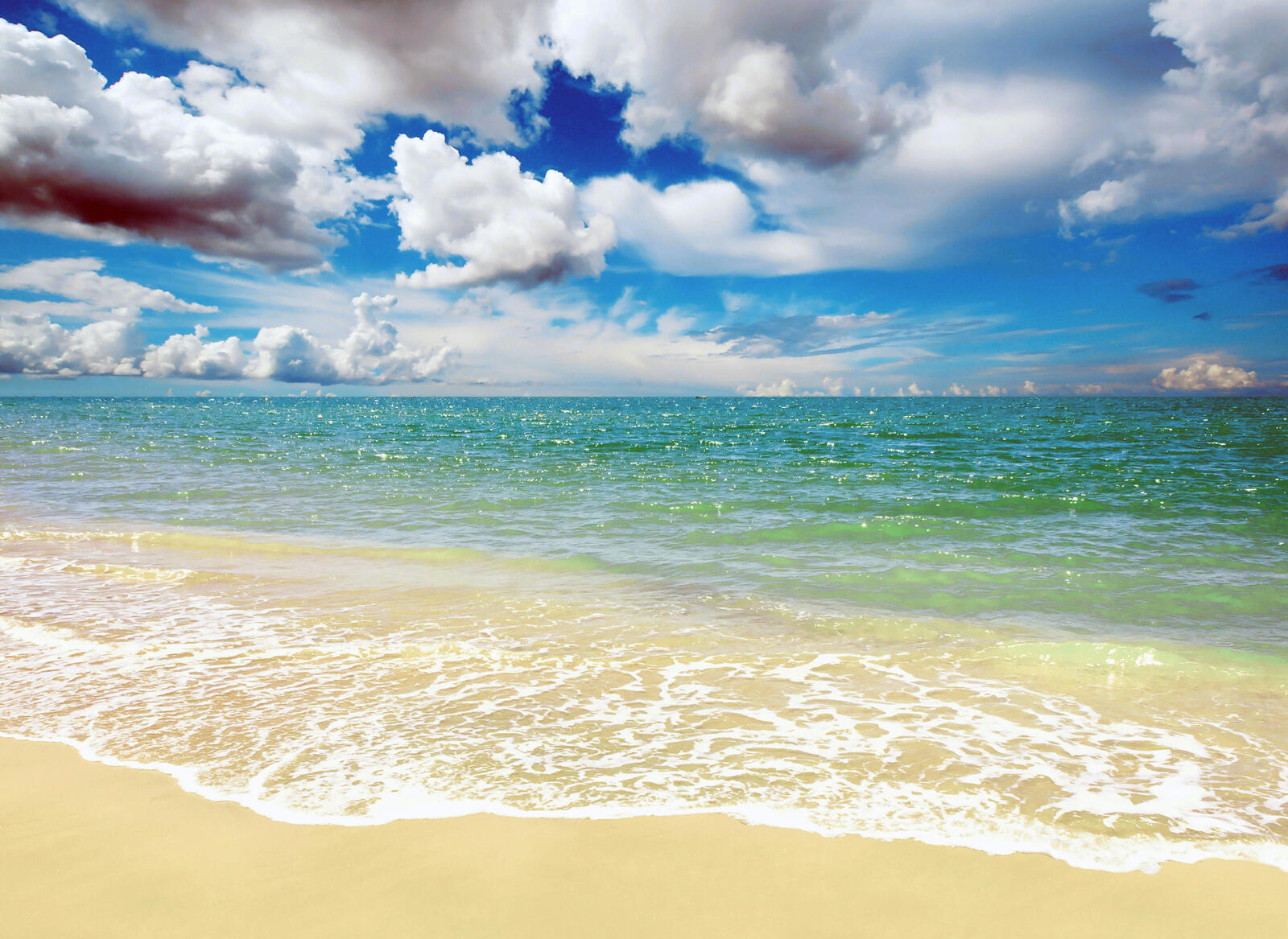 Обои море пляж облака на рабочий стол