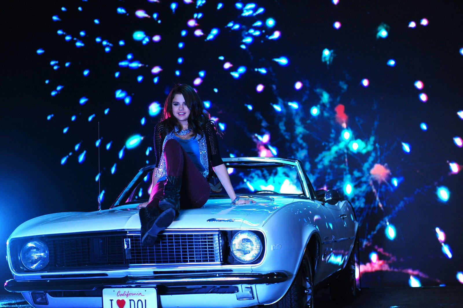 Wallpapers Selena Gomez car music on the desktop