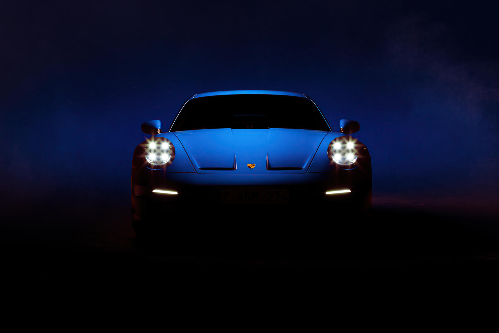 Free photo Blue Porsche 911.