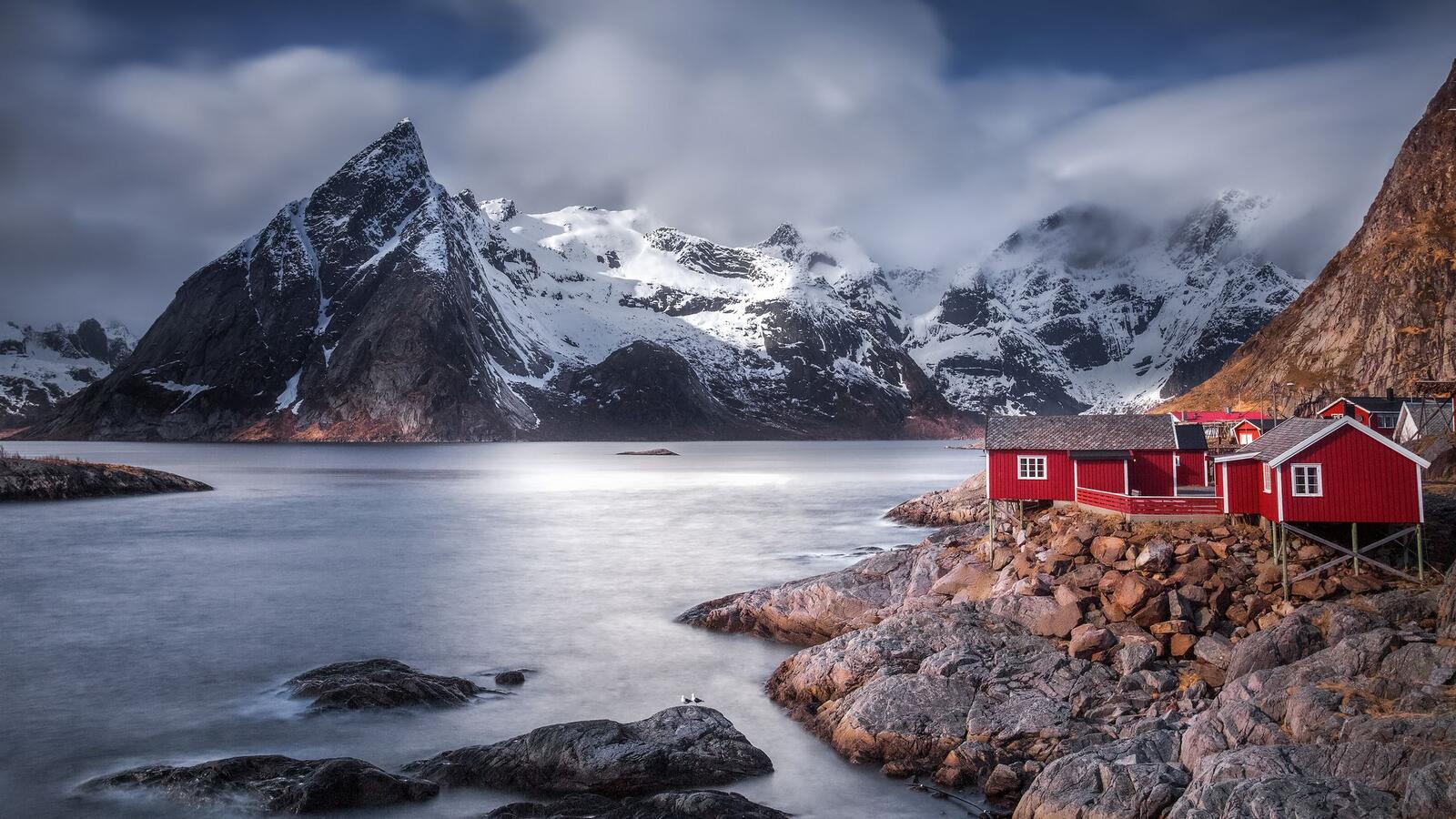 Wallpapers at home by the water lofoten islands Reine on the desktop