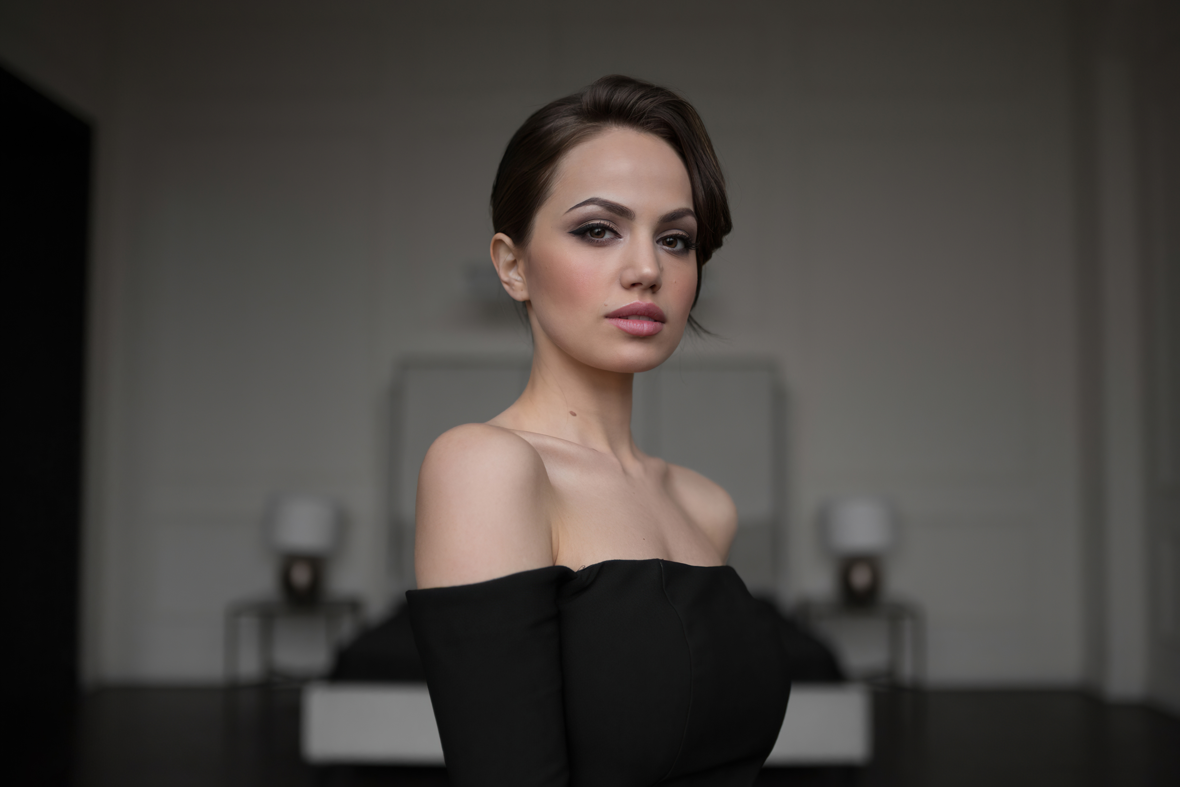 桌面上的壁纸黑裙 模型 泽姆菲拉-伊斯梅洛娃