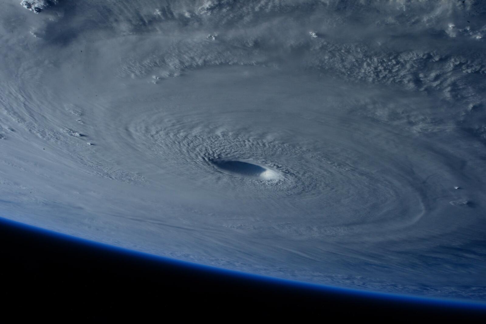 Бесплатное фото Спутник Торнадо