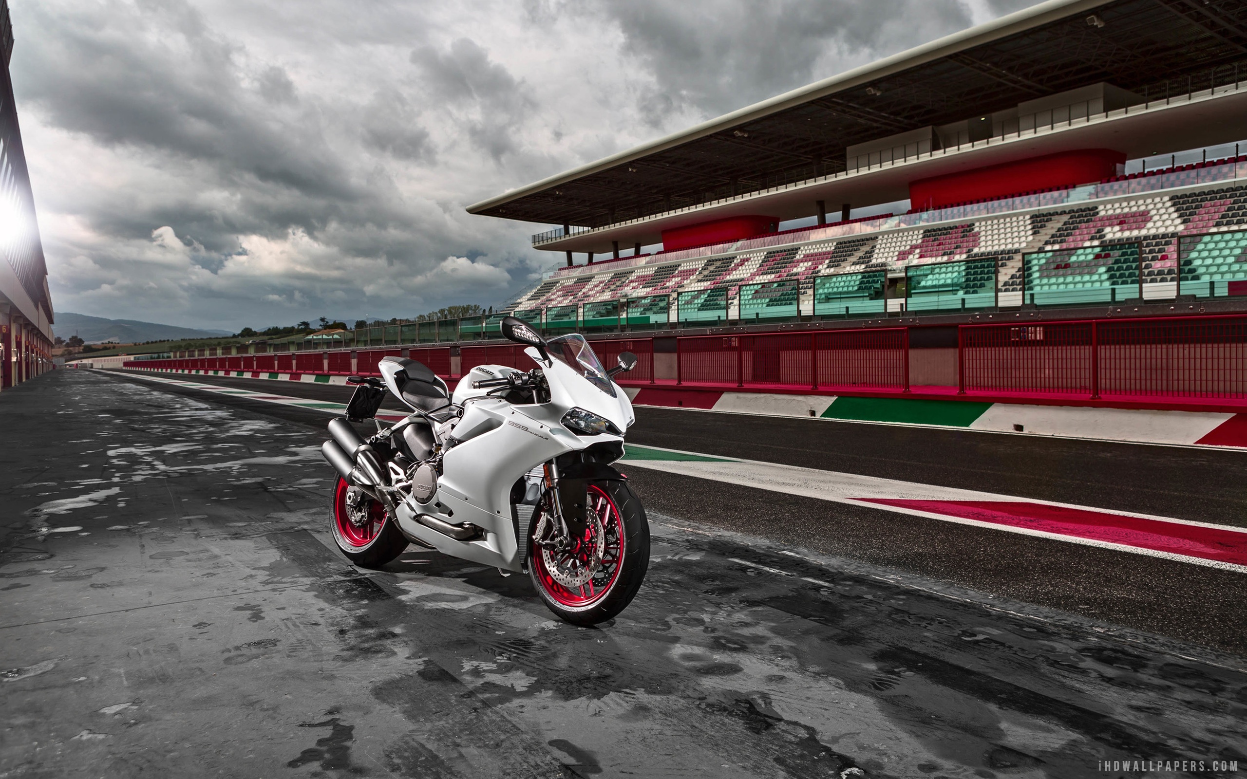 Фото бесплатно белый, Ducati, Ducati Panigale