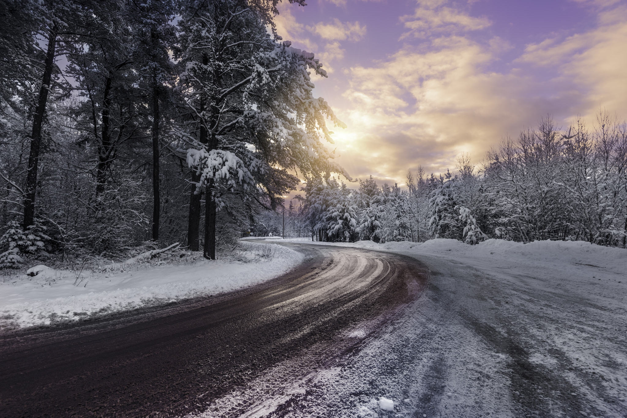 Зимнее утро дорога. Зимняя дорога. Заснеженная дорога. Зима снег дорога. Зимняя Лесная дорога.