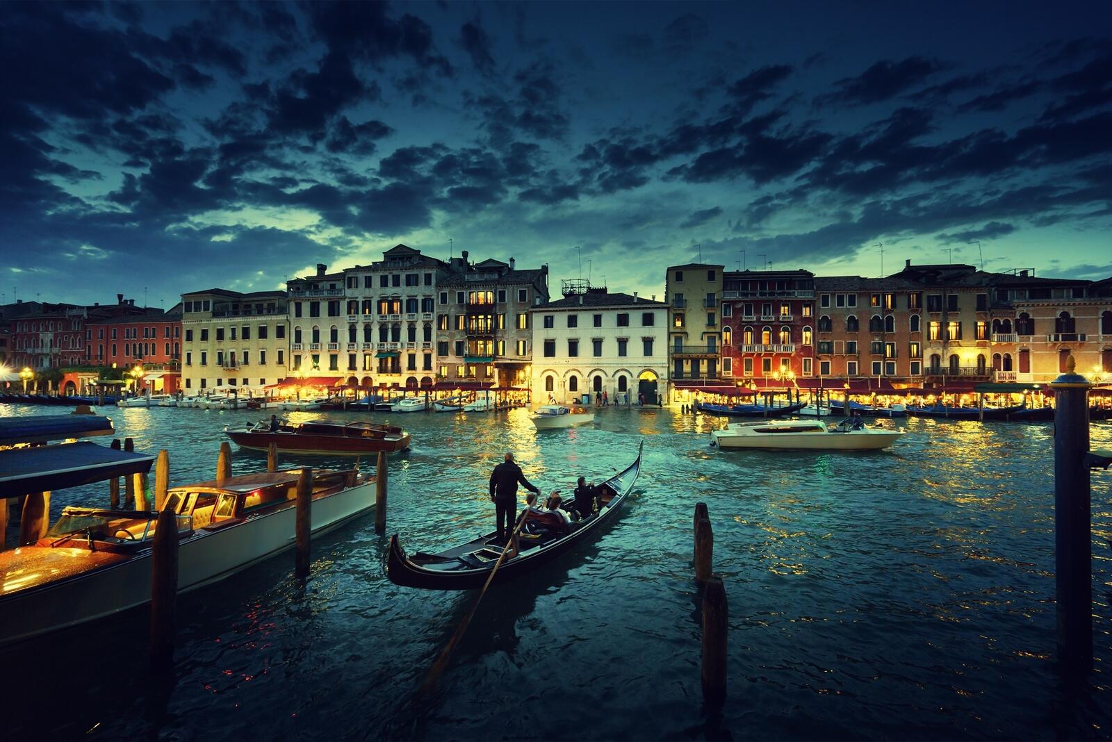 Wallpapers Italy boats buildings on the desktop