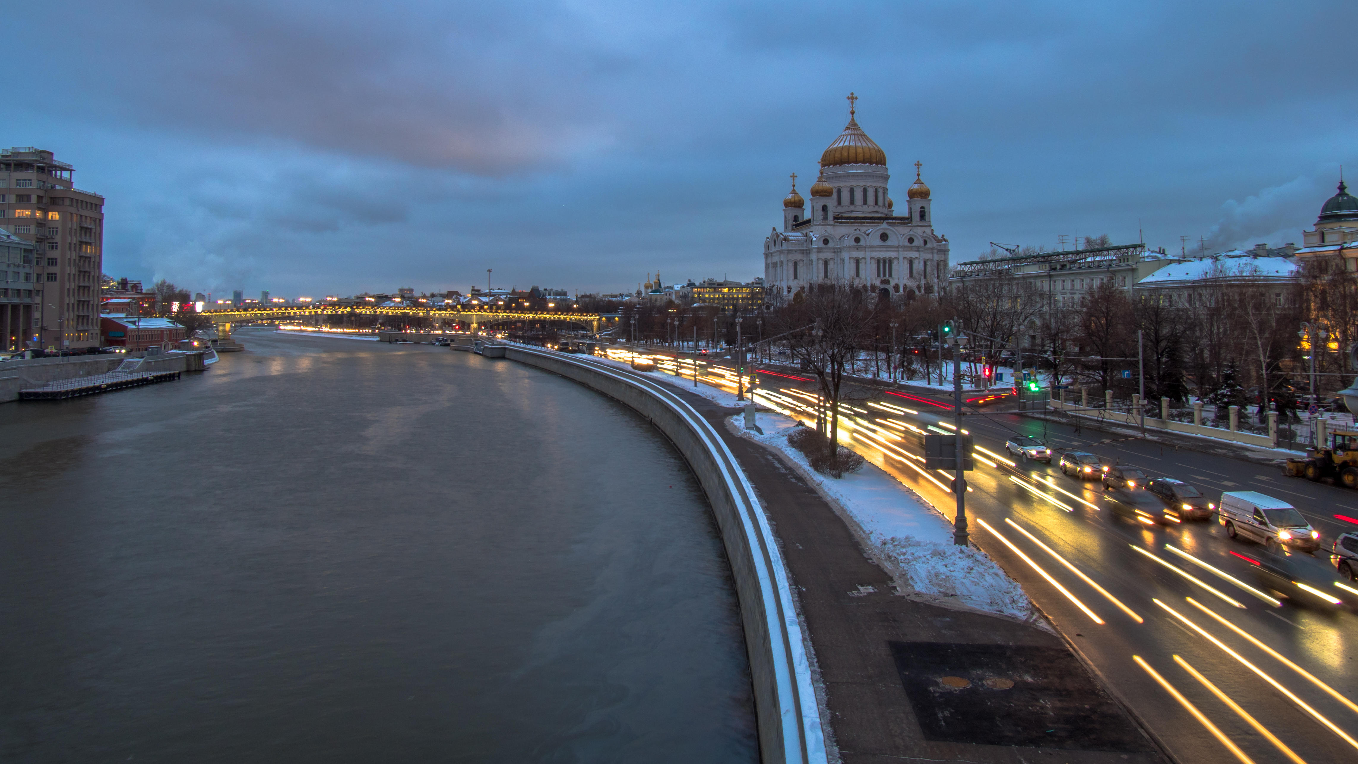 Обои Moscow river embankment река трасса на рабочий стол