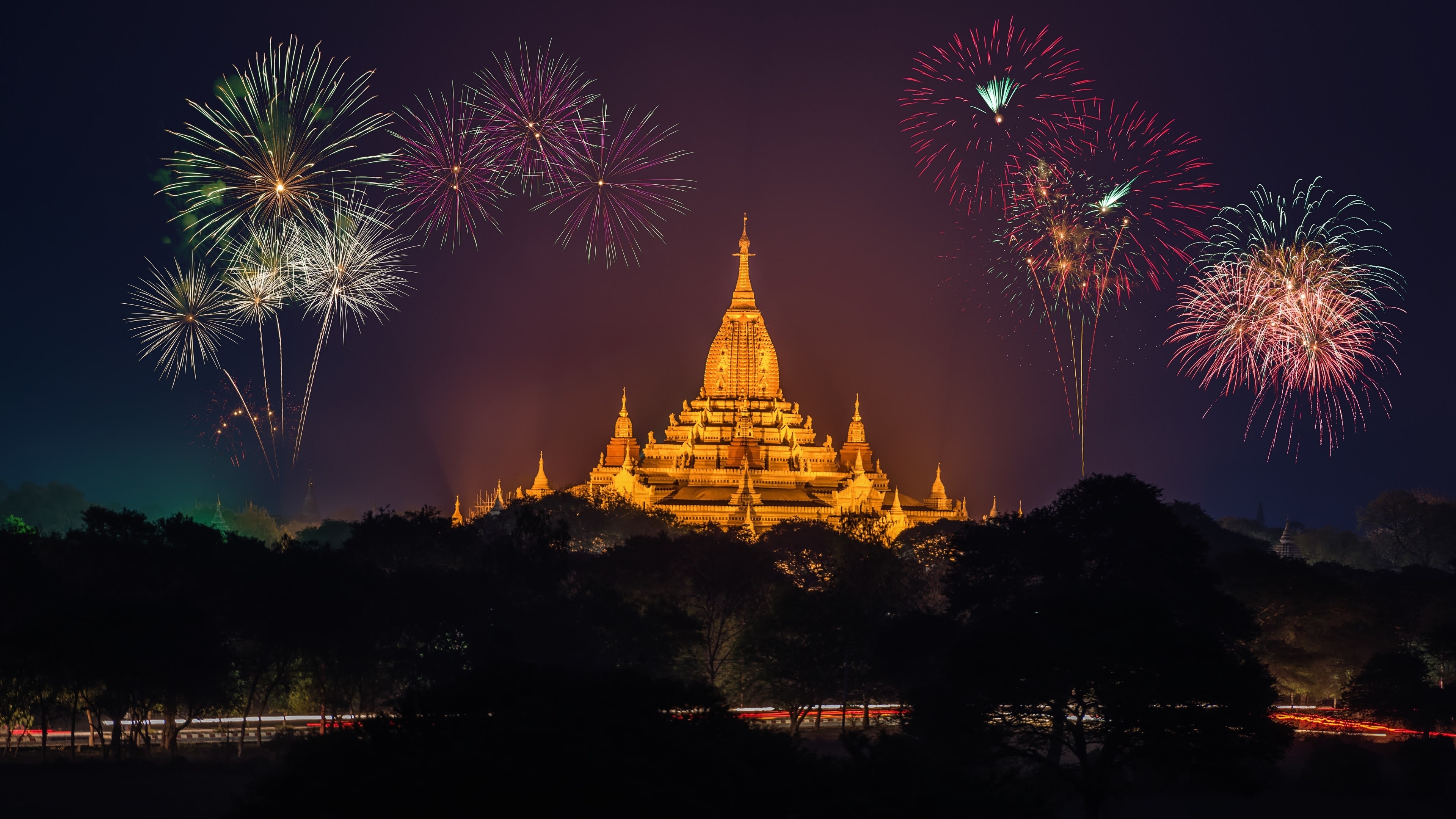 Фото бесплатно фейерверк, мьянма, обои храм ананда