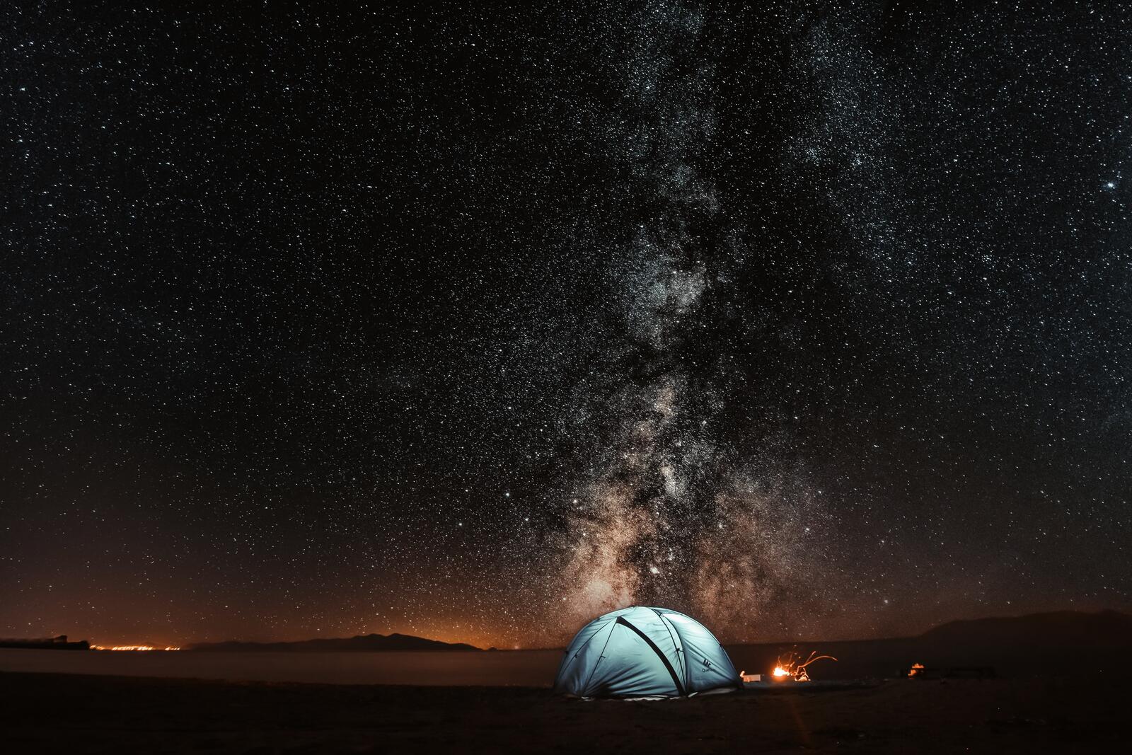 Free photo Tent and starry sky