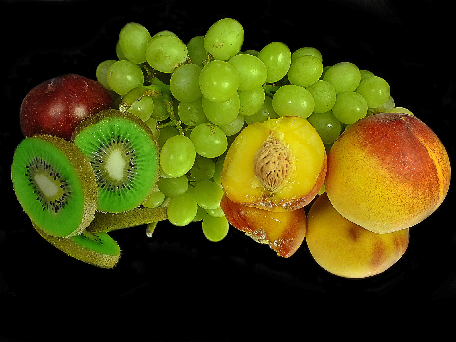 Wallpapers peaches grapes kiwi on the desktop
