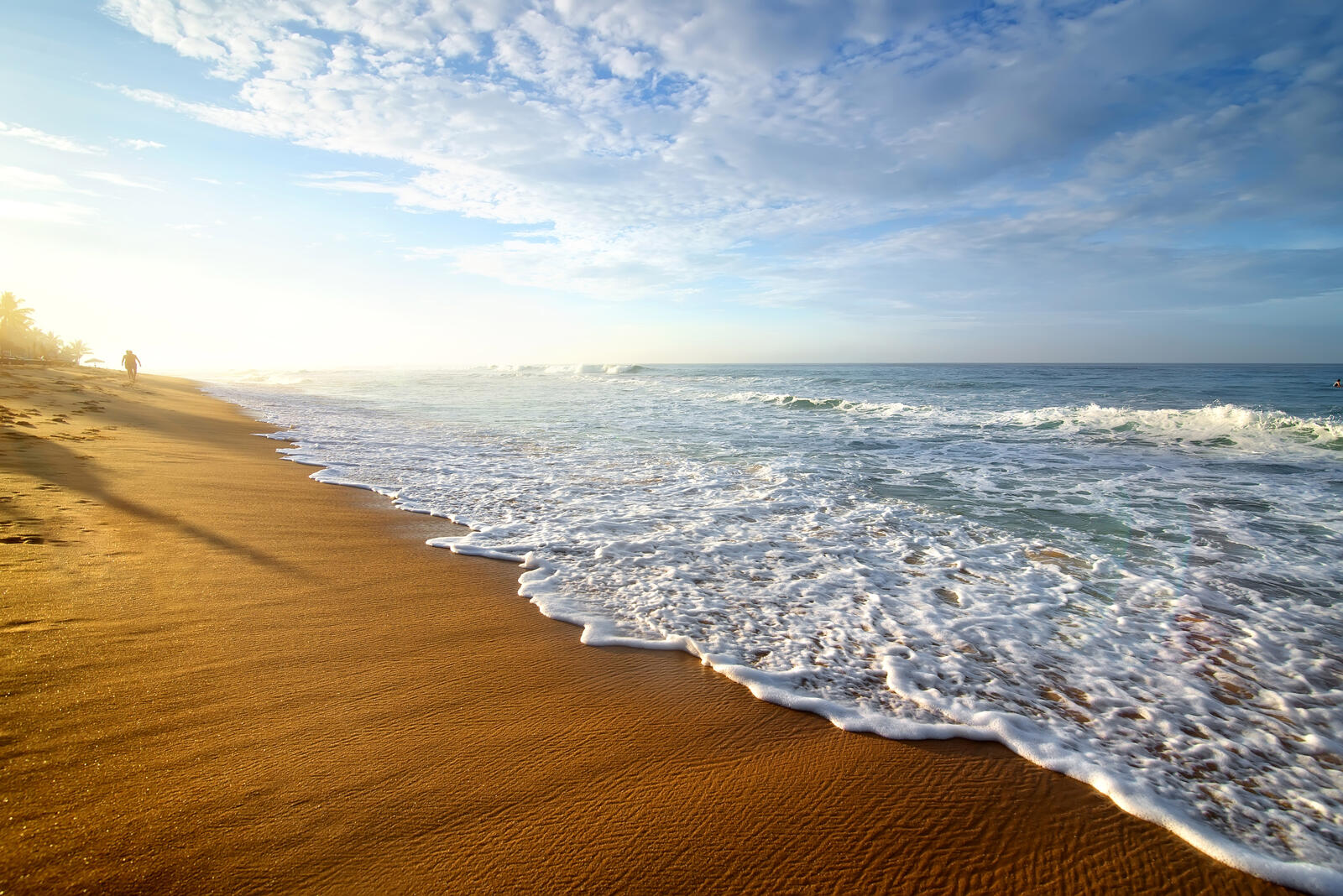Обои пляж песочный берег волны на рабочий стол