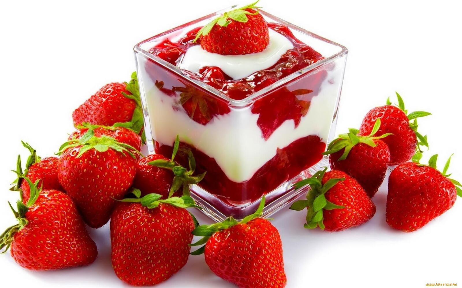 Wallpapers strawberry cream food on the desktop
