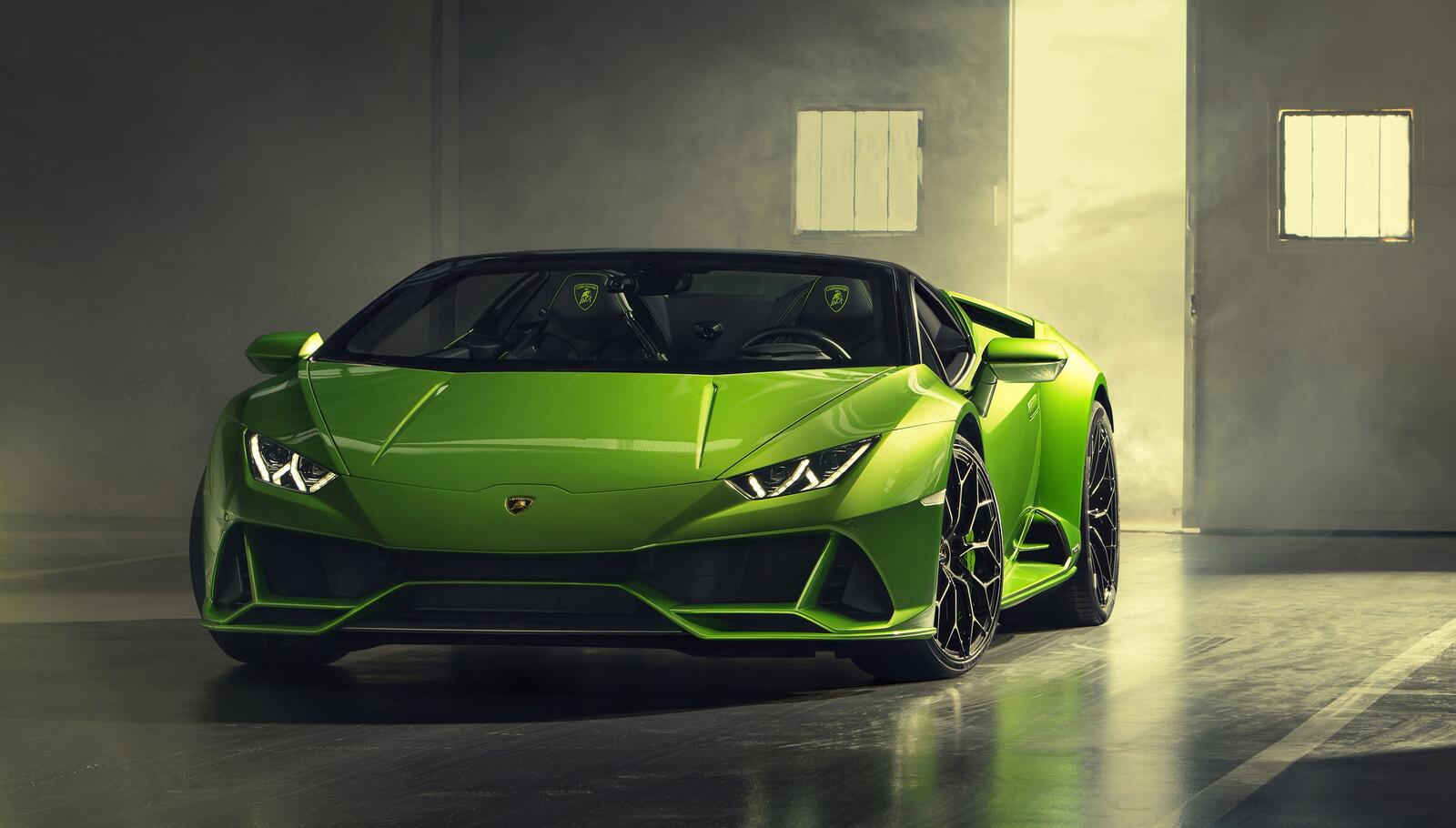 Обои Lamborghini Huracan Evo зелёный суперкары на рабочий стол