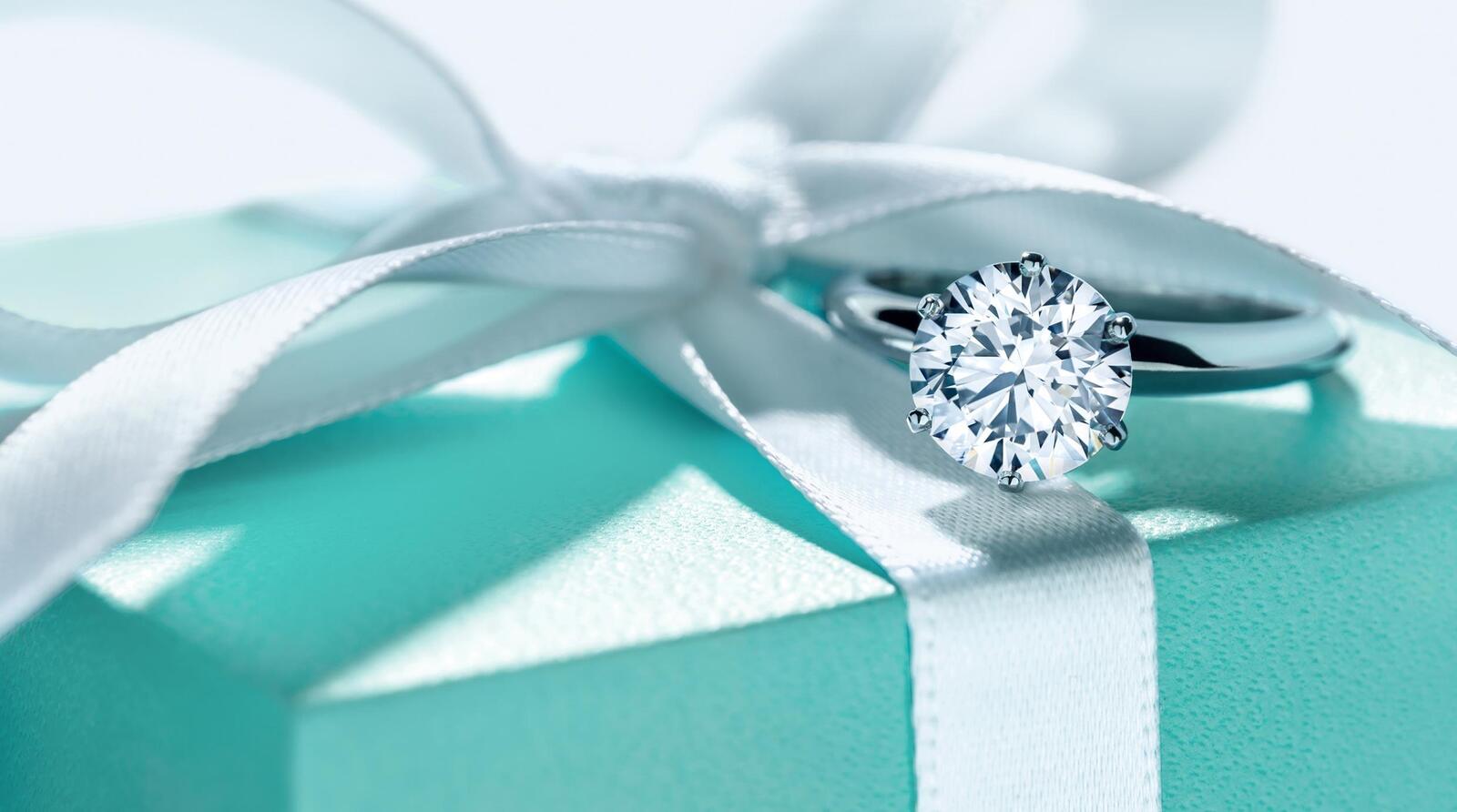 Wallpapers tiffany and co ring on the desktop